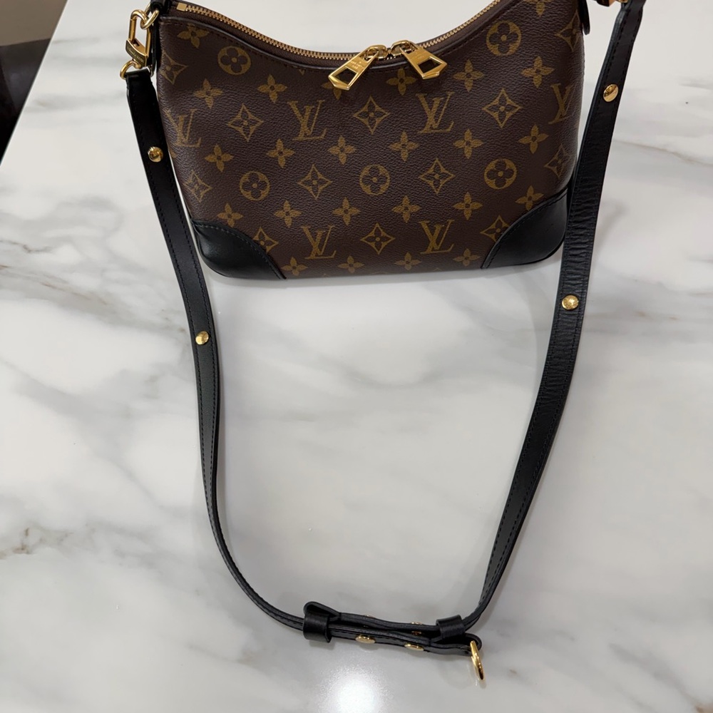 Louis Vuitton Boulogne Monogram Shoulder Bag w/Chain and Adjustable Black Strap - Picture 9 of 16